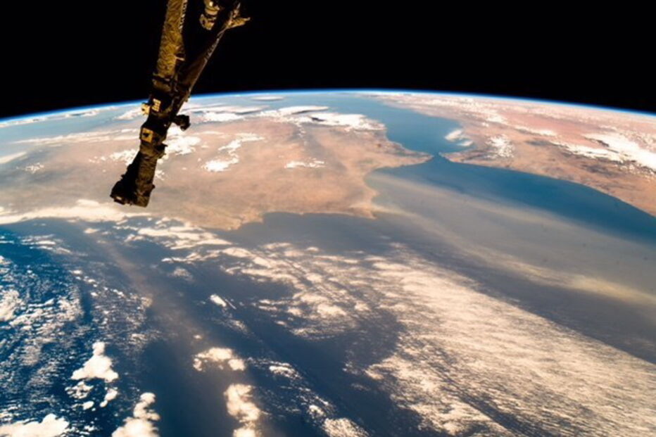 Astronauta nuvem de fumo sobre o Algarve devido ao fogo de Monchique