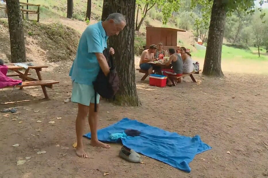 Marcelo Rebelo de Sousa visitou várias praias fluviais do Centro do País