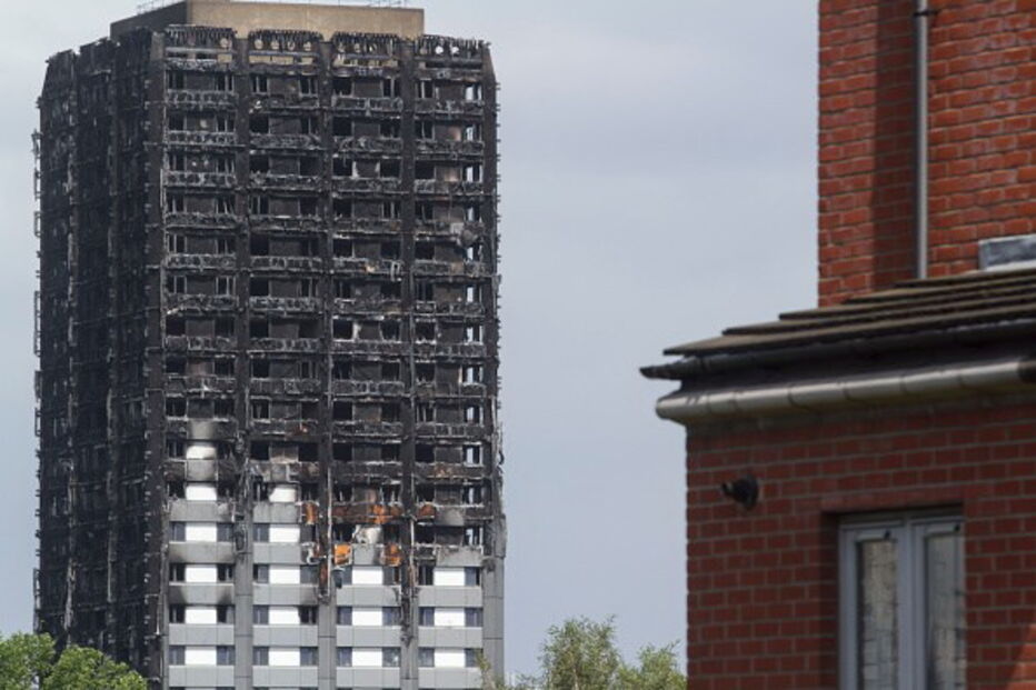 Incêndio na torre Grenfell ocorreu a 14 de junho de 2017, num prédio de 24 andares no North Kensington, em Londres, Inglaterra