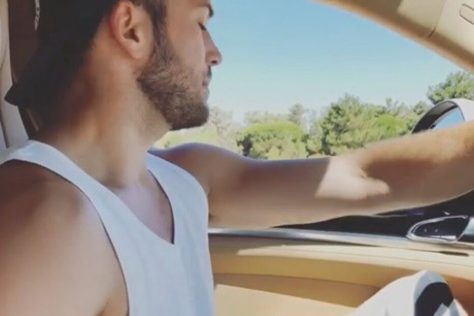 David Carreira sai do carro em andamento e publica vídeo nas redes sociais