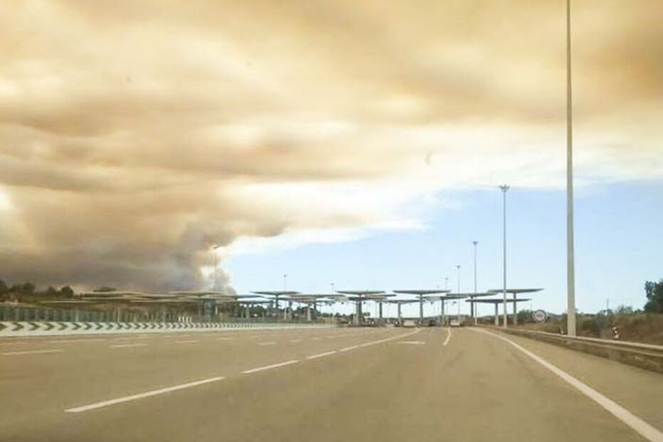 Fogo descontrolado em Silves ameaça habitações 