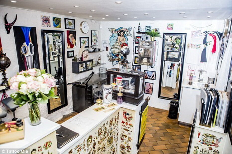 Loja de tatuagens Tattoo Ole, em Copenhaga, tem mais de 130 anos