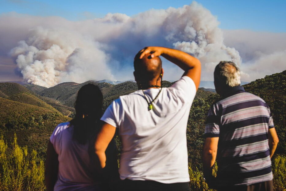 Fogo em Silves não dá tréguas a civis e operacionais empenhados no combate