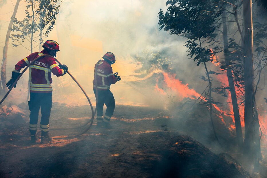 Fogo em Silves não dá tréguas a civis e operacionais empenhados no combate