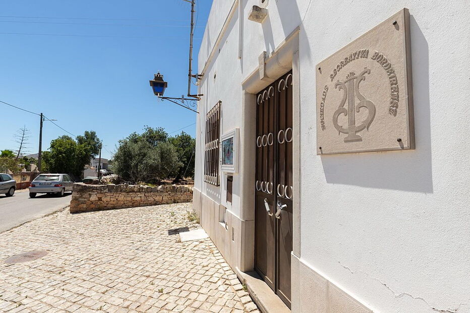 Edifício da Associação Recreativa da Bordeira, em Faro