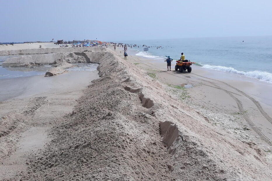 Obras em curso na praia da Fuseta-Mar