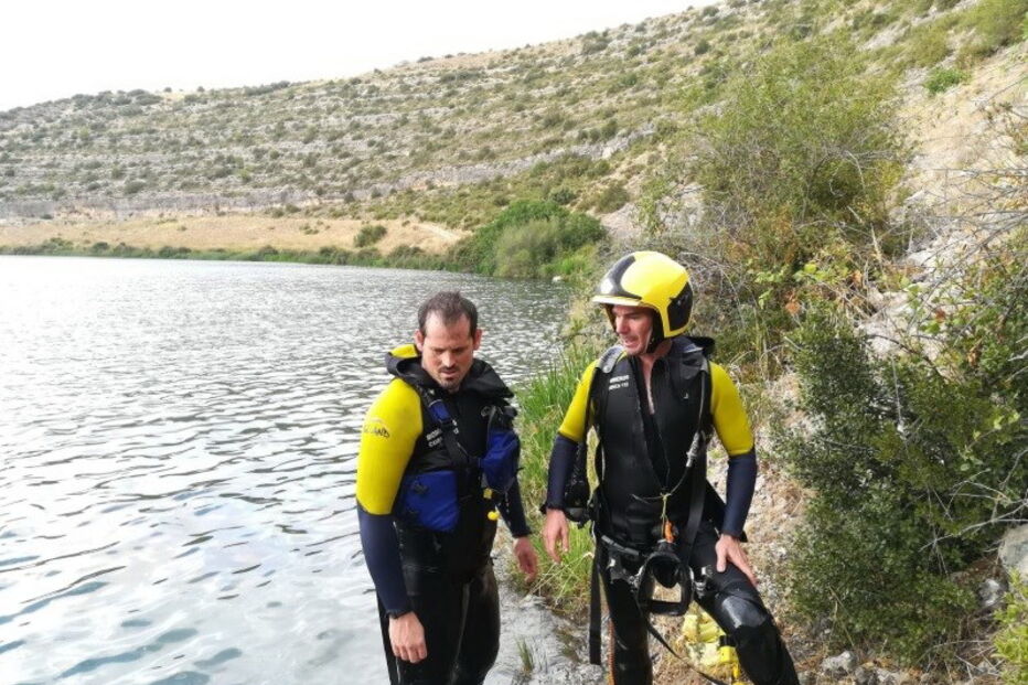 Resgate do corpo da mulher que morreu em queda de carro em ravina