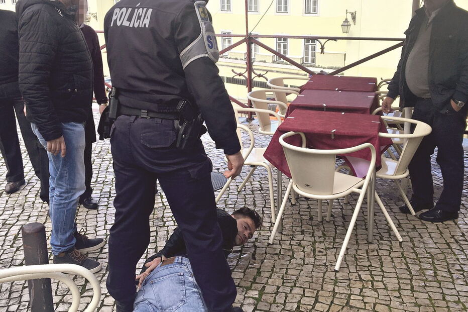 Comando da PSP de Lisboa deteve 158 carteiristas entre 1 de janeiro deste ano e ontem, uma forte subida face ao ano passado. O crime aumenta no verão 