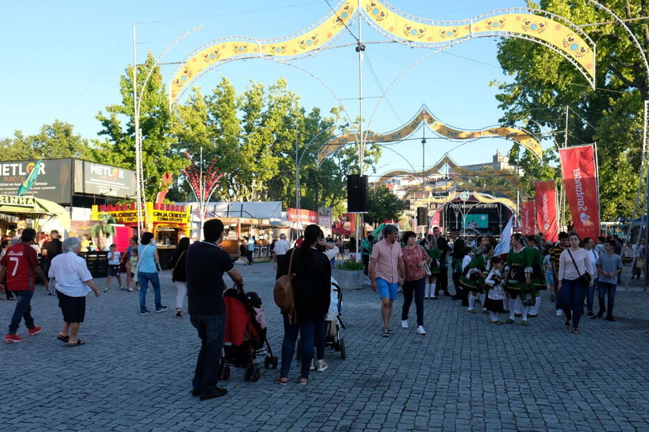 A 626ª edição da Feira de São Mateus abriu ontem. São esperados 1,2 milhões de visitantes até 16 de setembro 
