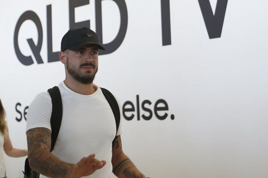 Stefano Sturaro chegou esta sexta-feira a Lisboa e disse estar “muito feliz” 
