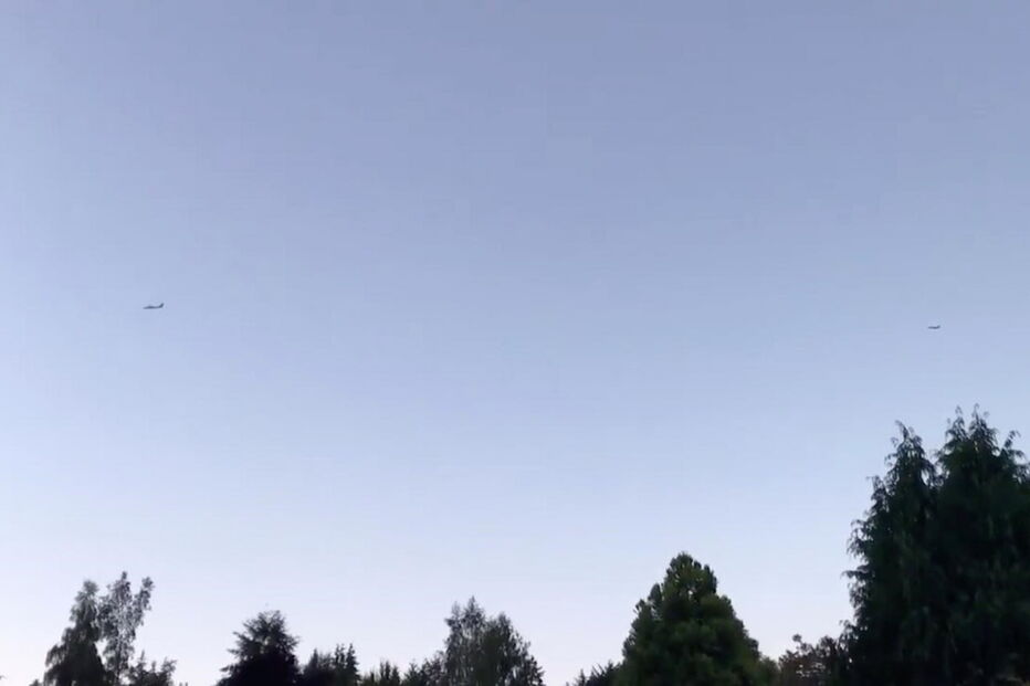 Avião roubado no aeroporto de Seattle cai após descolar 