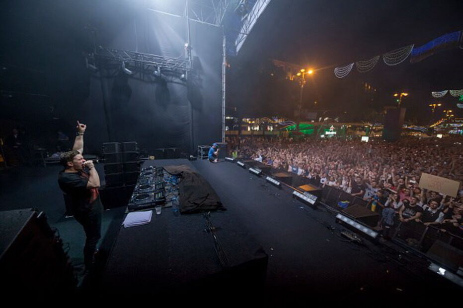 Hardwell é um DJ e produtor musical de progressive e electro house holandês