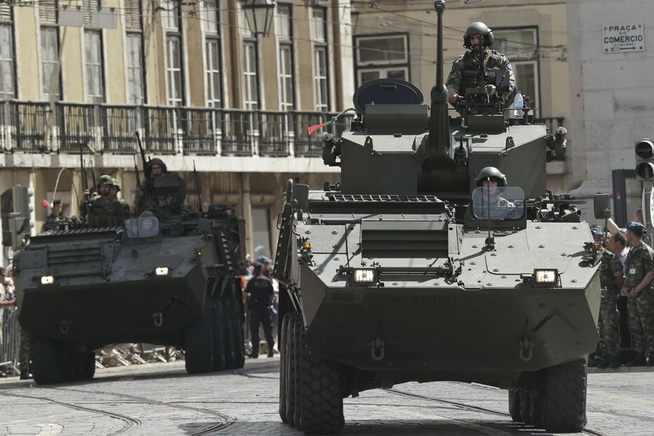 Serviço militar obrigatório esteve em vigor até setembro de 2004.