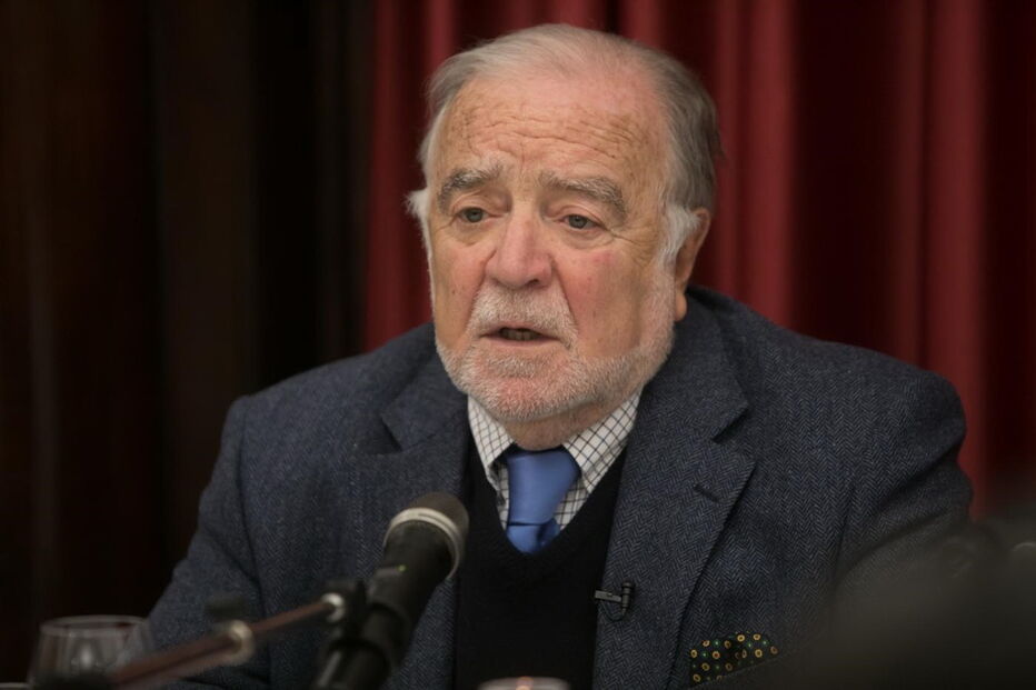 Serviço militar obrigatório esteve em vigor até setembro de 2004.