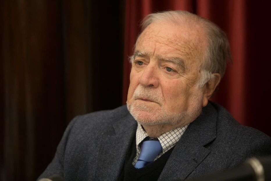 Serviço militar obrigatório esteve em vigor até setembro de 2004.