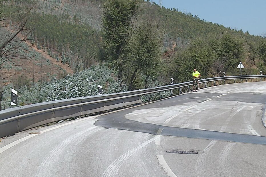 Acidente ocorreu numa curva da EN222