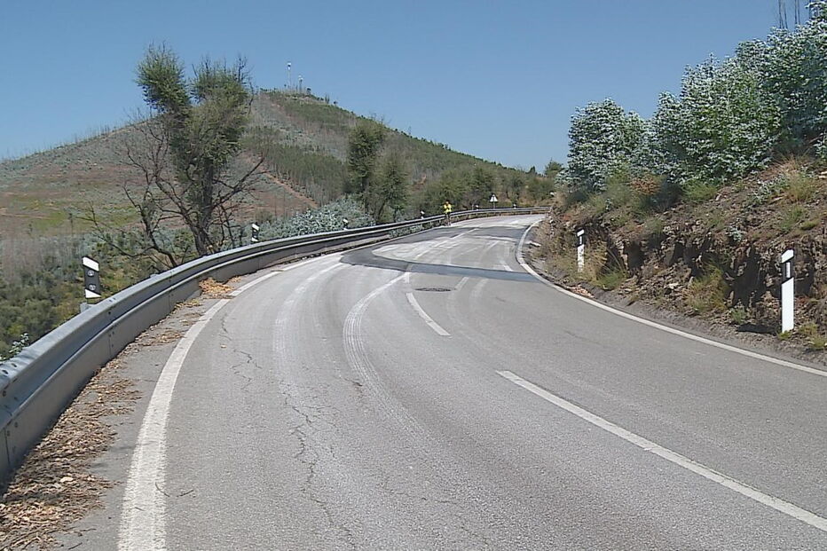 Acidente ocorreu numa curva da EN222