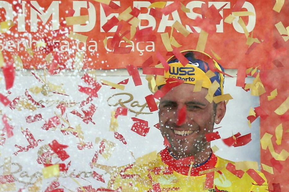 Raúl Alarcón venceu a etapa isolado e aumentou a vantagem sobre o segundo classificado, Jóni Brandão 