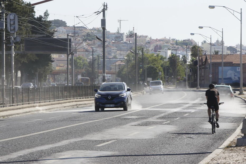 Acidente com três carros faz seis feridos em Lisboa