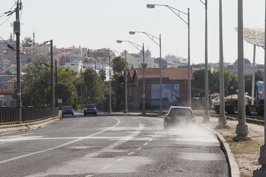 Acidente com três carros faz seis feridos em Lisboa