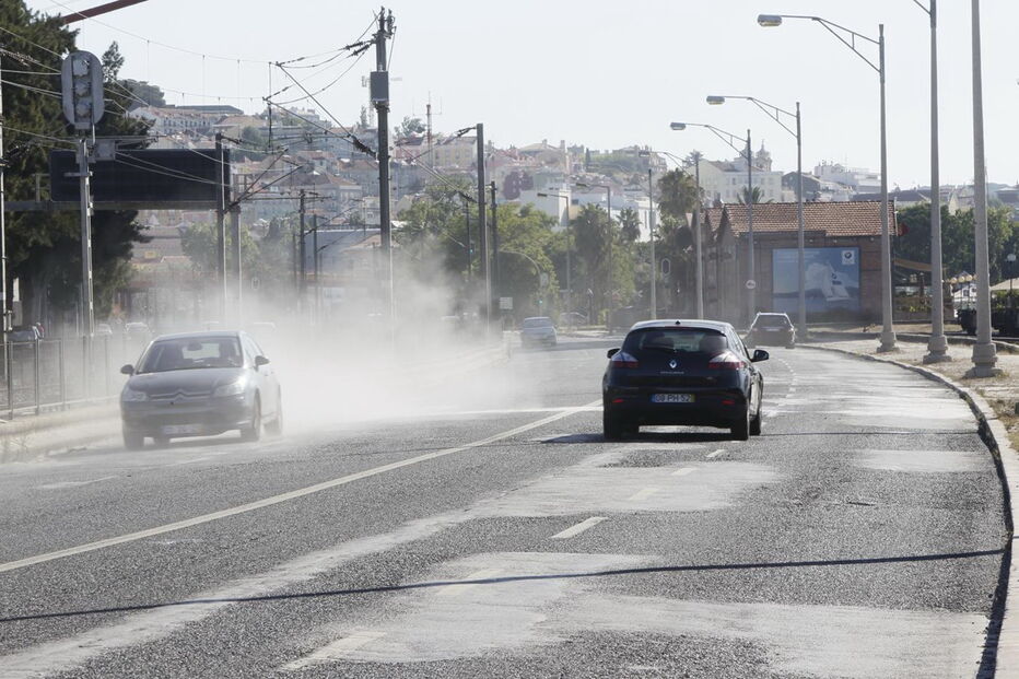 Acidente com três carros faz seis feridos em Lisboa