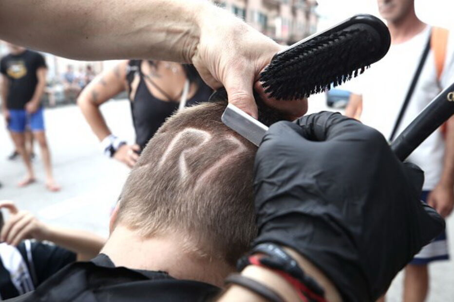 Ronaldo leva pequena vila à loucura	