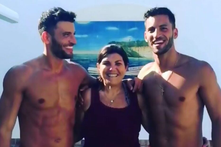 Dolores Aveiro com Jonathan e Kevin Sampaio