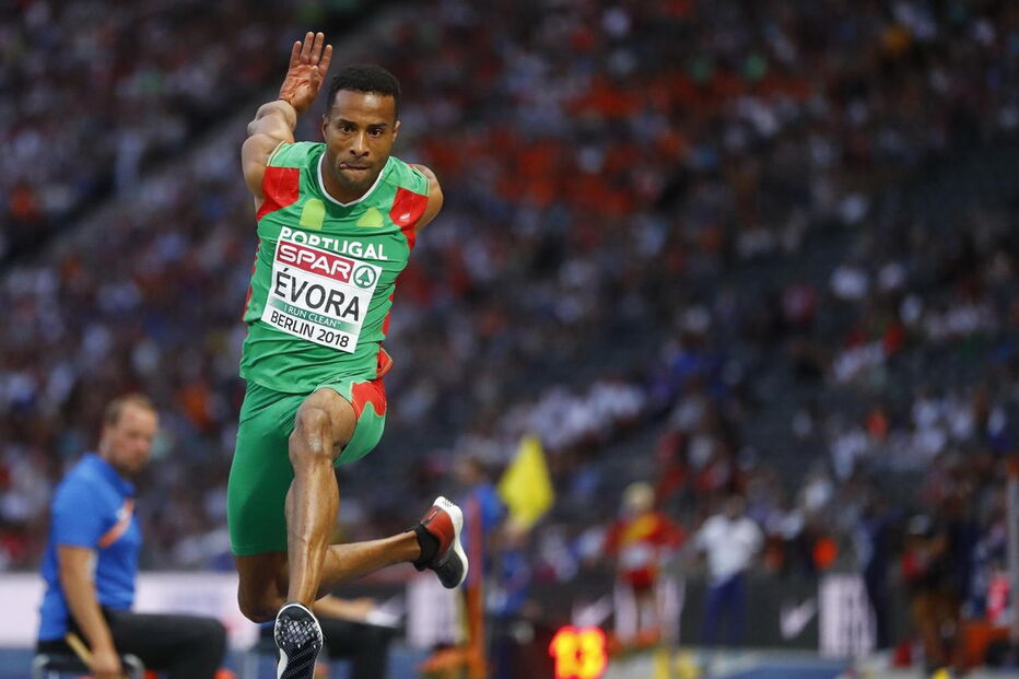 Nelson Évora é campeão europeu no triplo salto