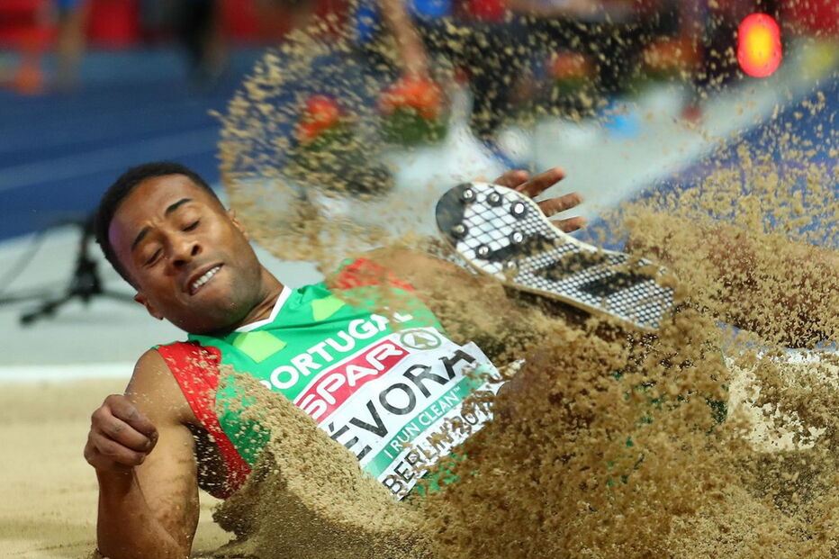 Nelson Évora é campeão europeu no triplo salto