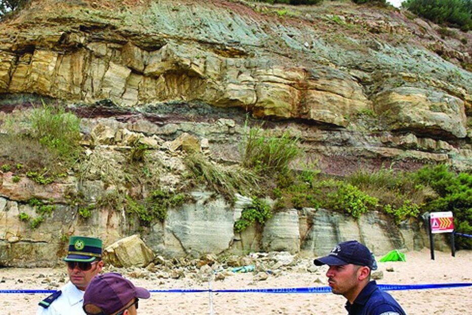 Polícia marítima deixa alerta para comportamentos de risco nas arribas em Peniche