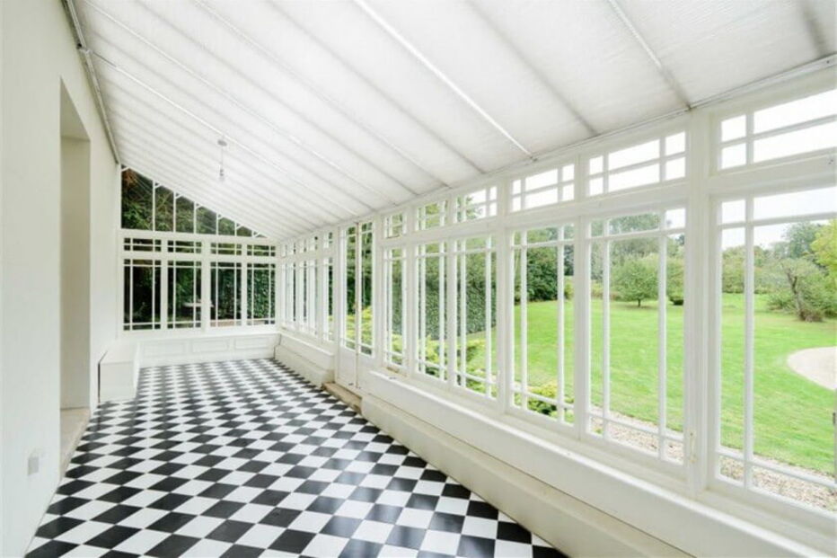 Mansão milionária vendida a rifas