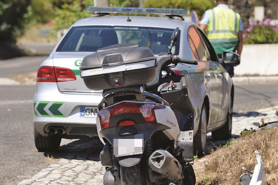 Motociclo que era conduzido por Carlos Alberto Rodrigues 
