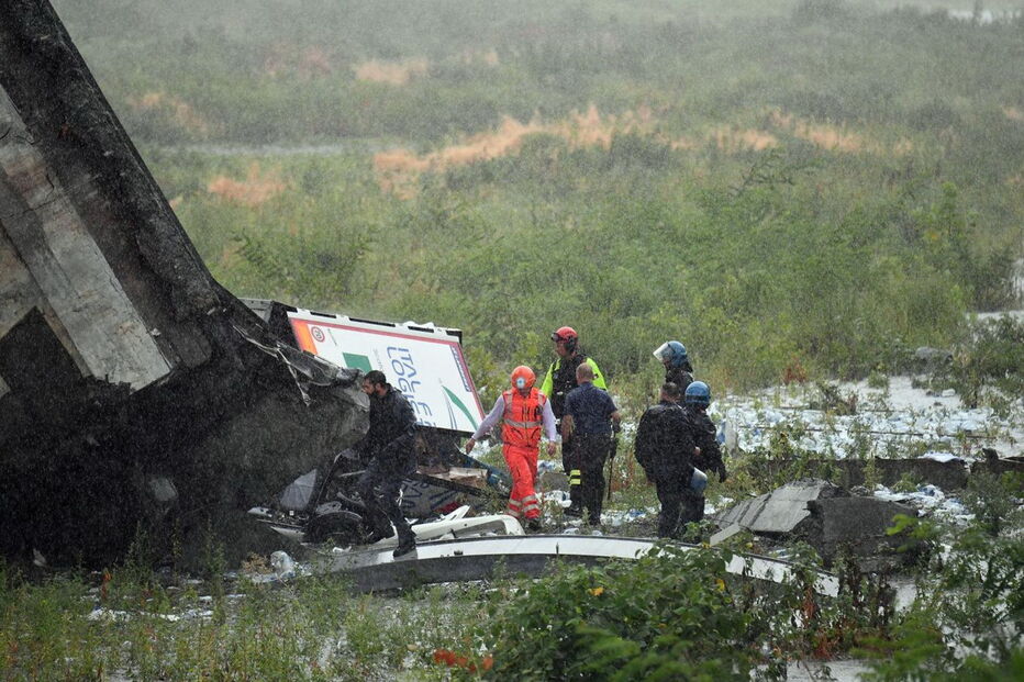 Ponte colapsa em Génova 