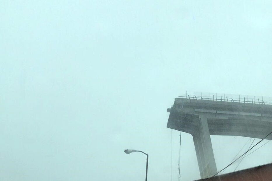 Ponte colapsa em Génova