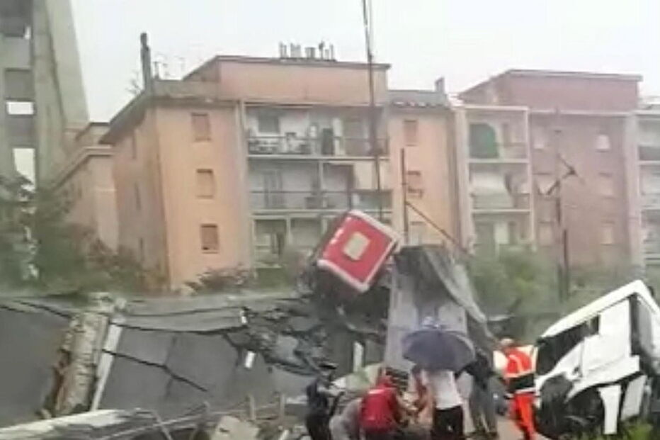 Ponte colapsa em Génova
