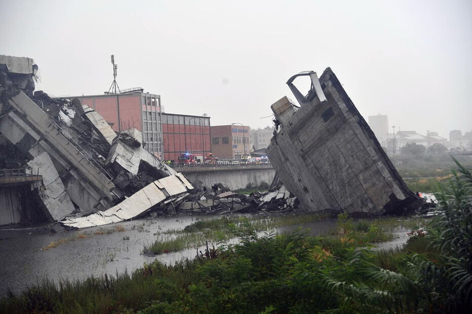 Ponte colapsa em Génova