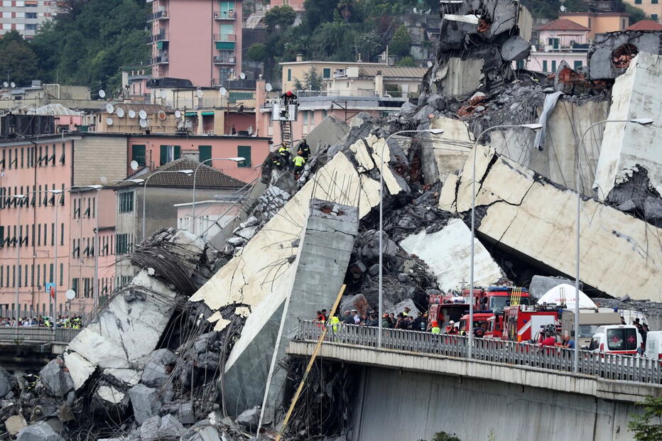 Queda de ponte em Itália