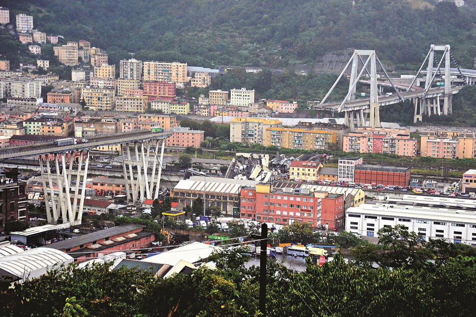 Queda de ponte em Itália faz dezenas de mortos