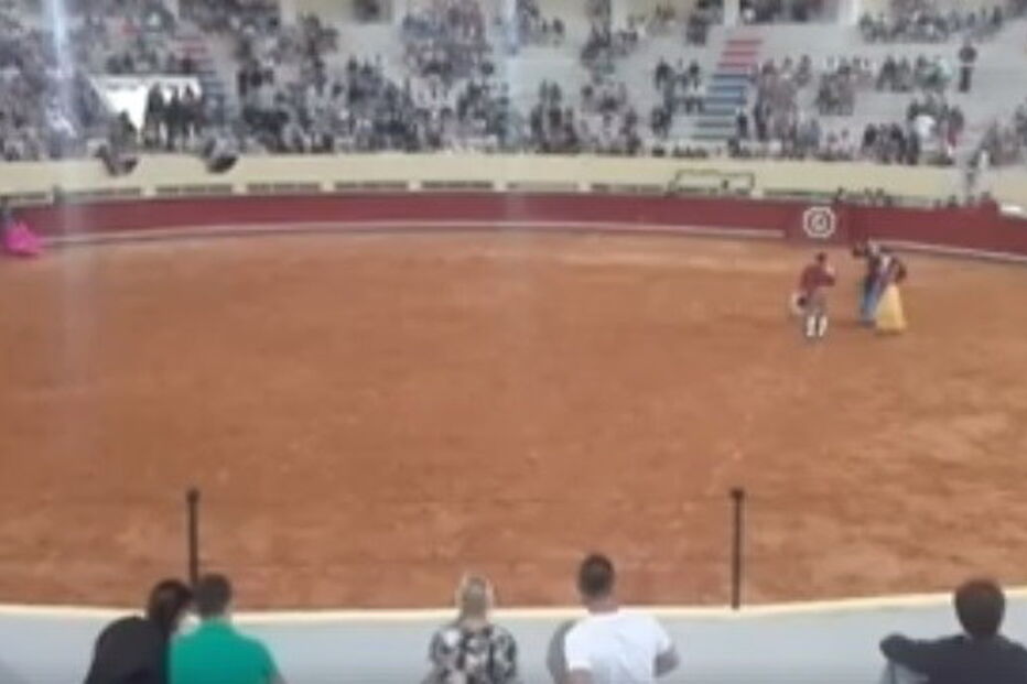 Três homens invadem praça de touros e interrompem corrida em Albufeira