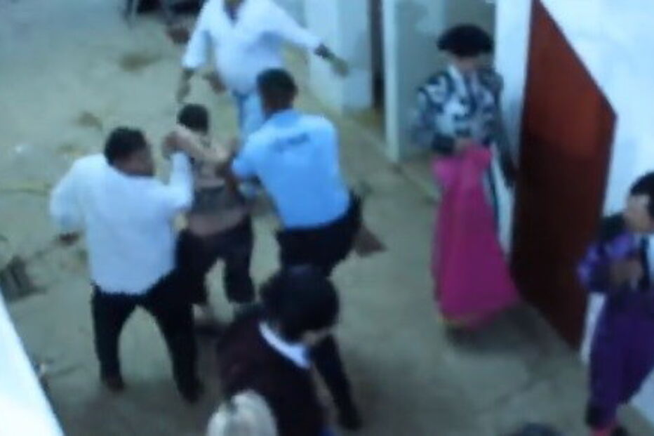 Ativistas interrompem corrida de touros em Albufeira 