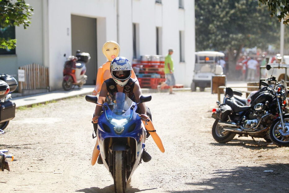 Concentração arrancou quarta-feira e termina no domingo. Organização aposta em espetáculos musicais variados