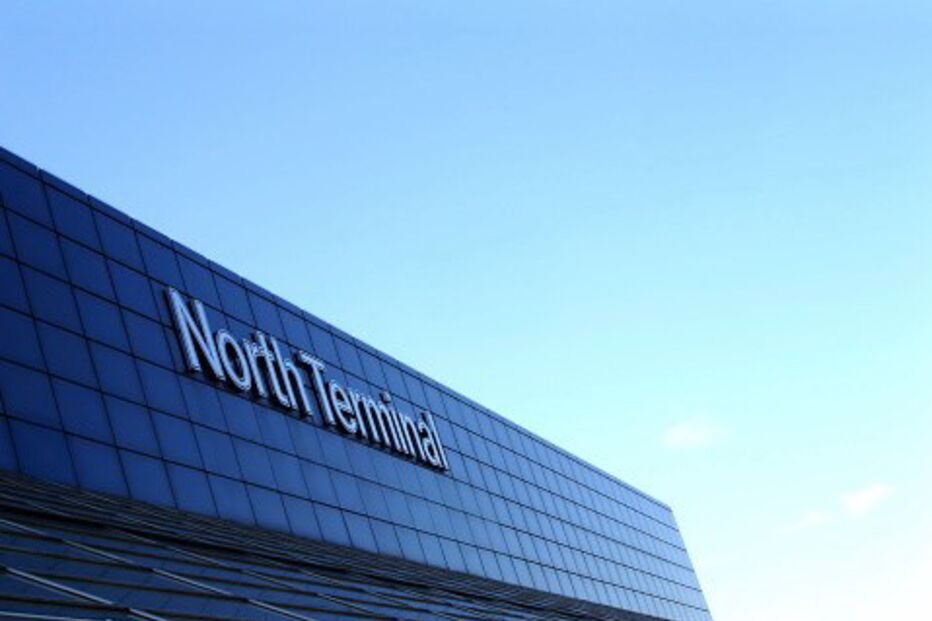 Homem simula ameaça de bomba para atrasar voo que queria apanhar