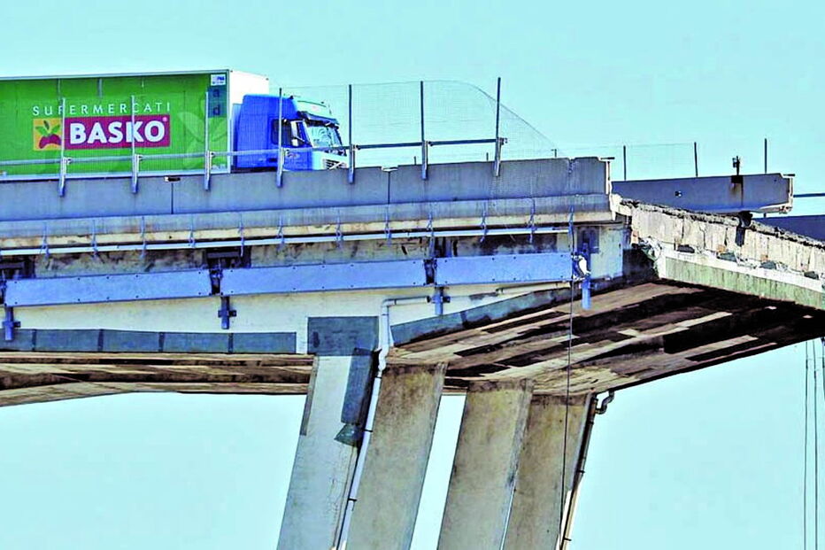 Camião escapou por escassos metros na ponte de Génova
