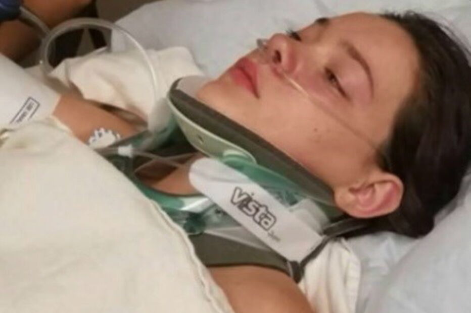 Jordan Holgersin foi empurrada de uma ponte em Moulton Falls, no rio Lewis