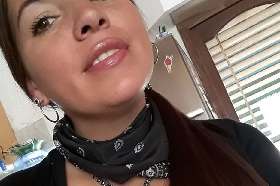 Agente dá de mamar a bebé