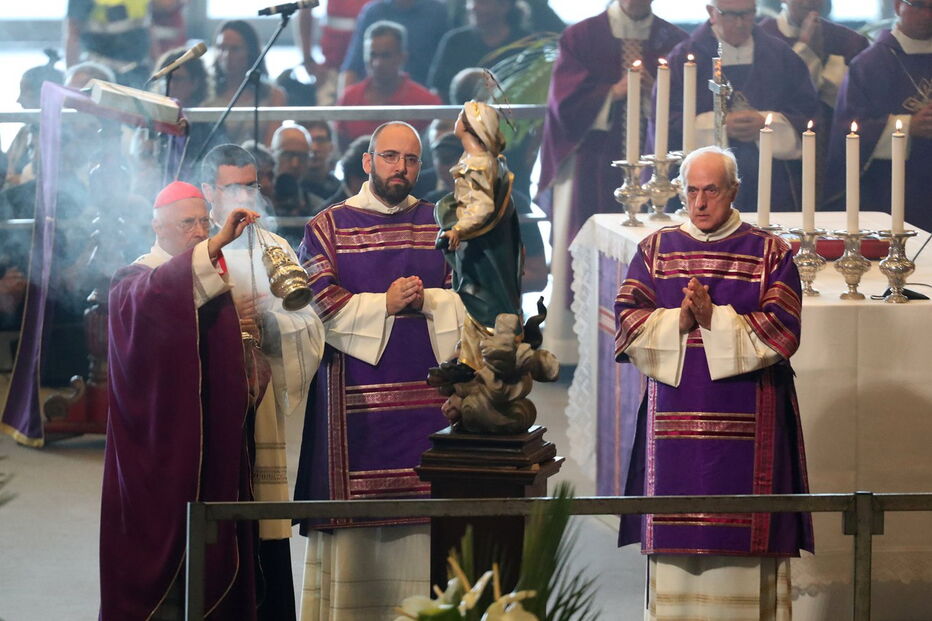 Cerimónia de homenagem às vítimas da tragédia em Génova