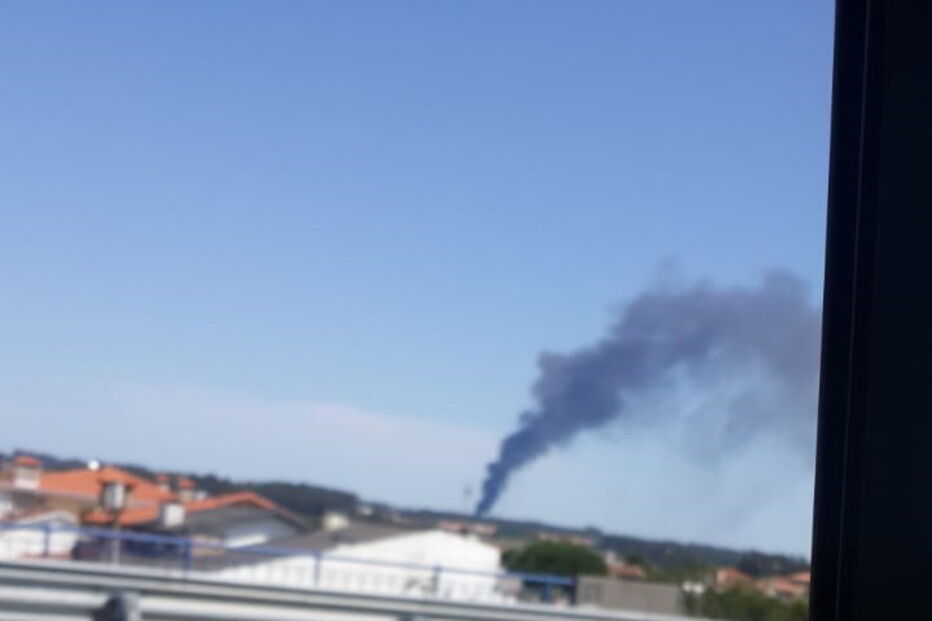 Incêndio deflagra em fábrica de produtos inflamáveis na Maia	