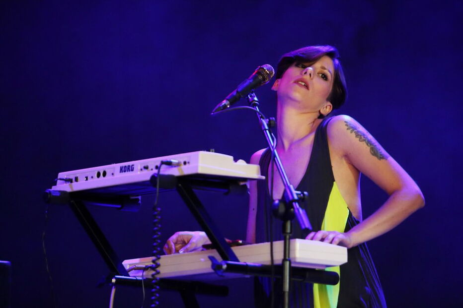 Atuação de Dear Telephone