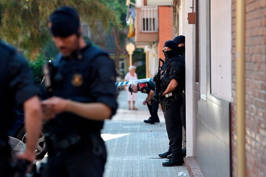 Terrorista abatido após ataque a esquadra em Barcelona