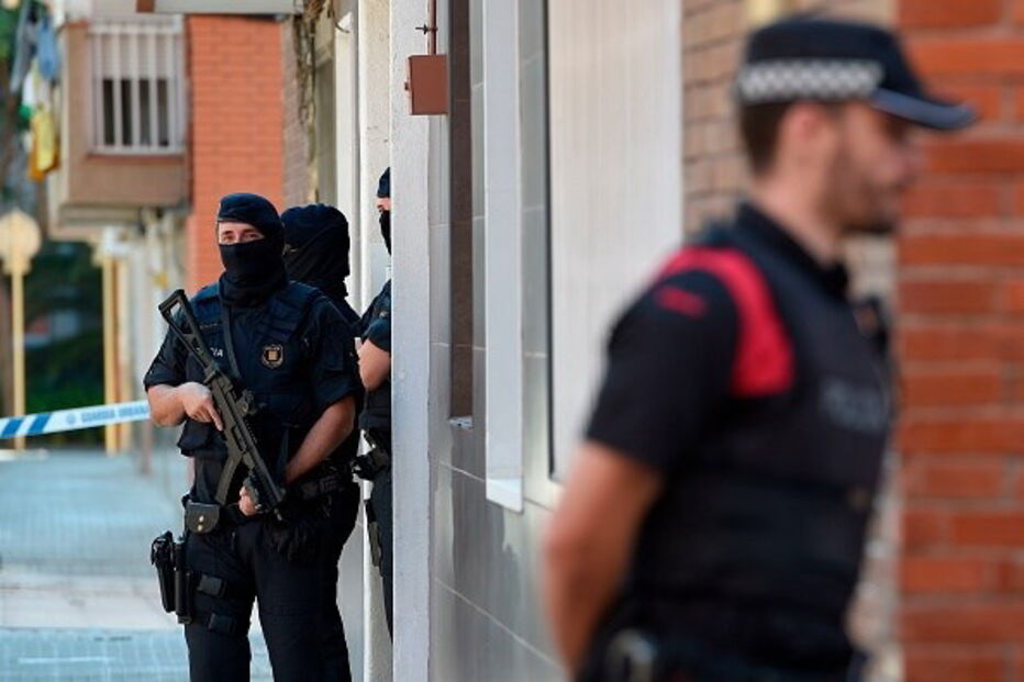 Terrorista abatido após ataque a esquadra em Barcelona